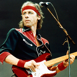 Mark Knopfler. Photo extracted from Rolling Stones magazine